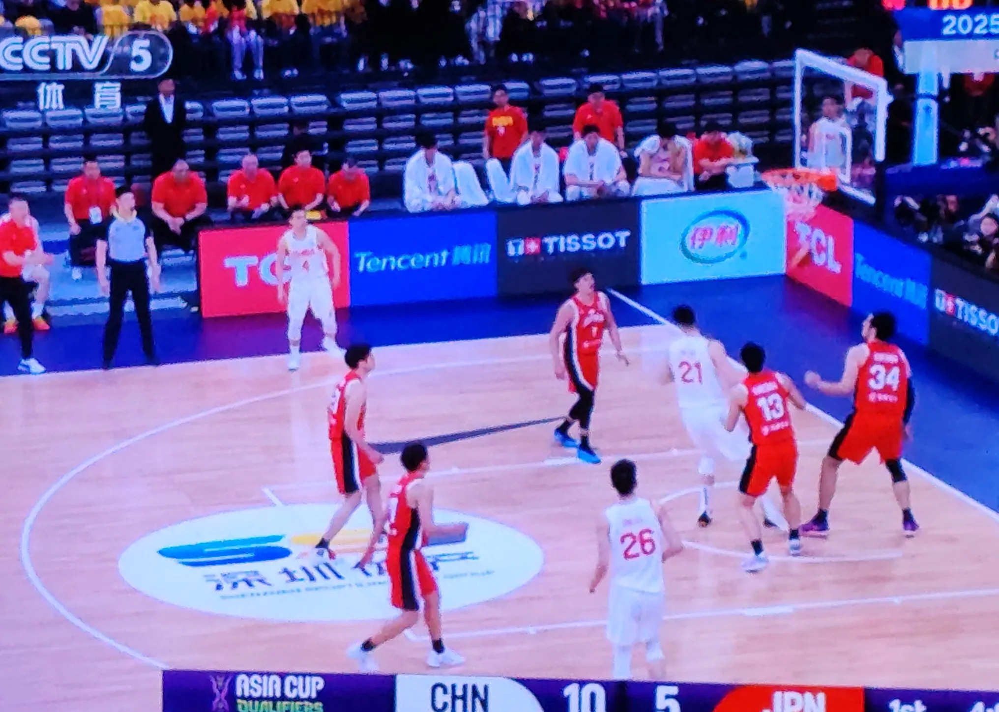 日本男篮力克勇士，瓦兰丘纳斯三分雨点燃全场的简单介绍