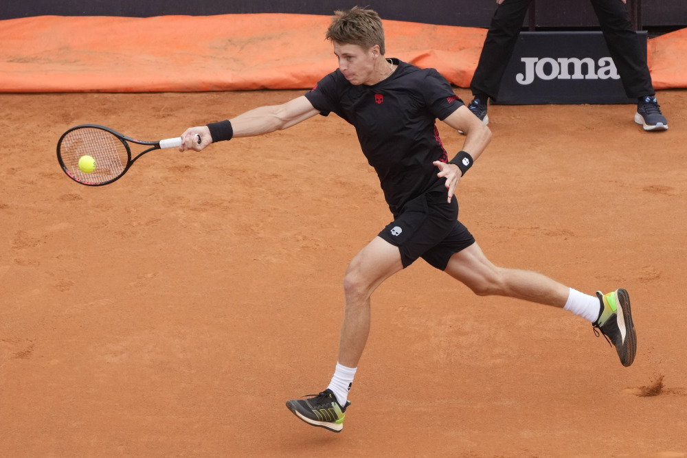 西班牙网球队险胜英国网球队，瓦林卡送出助攻