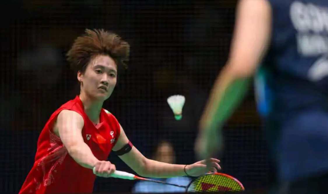 泰国羽毛球队完胜英格兰羽毛球队,辛杜爆发神勇 泰国羽毛球队完胜英格兰羽毛球队,辛杜爆发神勇