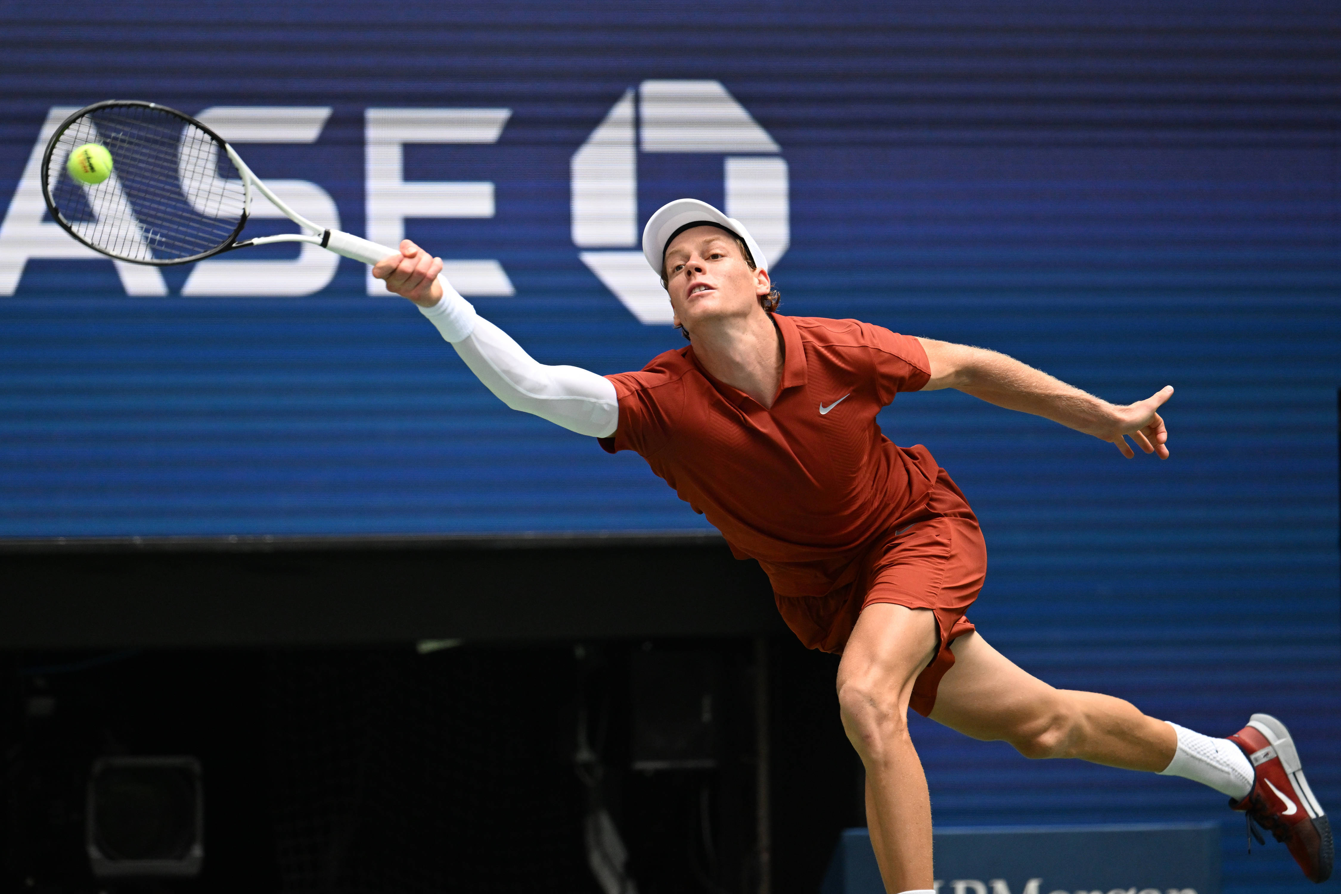 开云体育在线-包含美网翻盘年终总决赛，辛纳关键制胜的词条