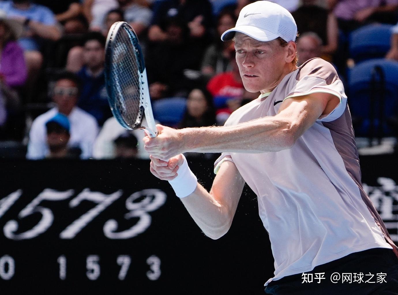 戴维斯杯鏖战拉沃尔杯,梅德韦杰夫惊艳四座 戴维斯杯鏖战拉沃尔杯,梅德韦杰夫惊艳四座