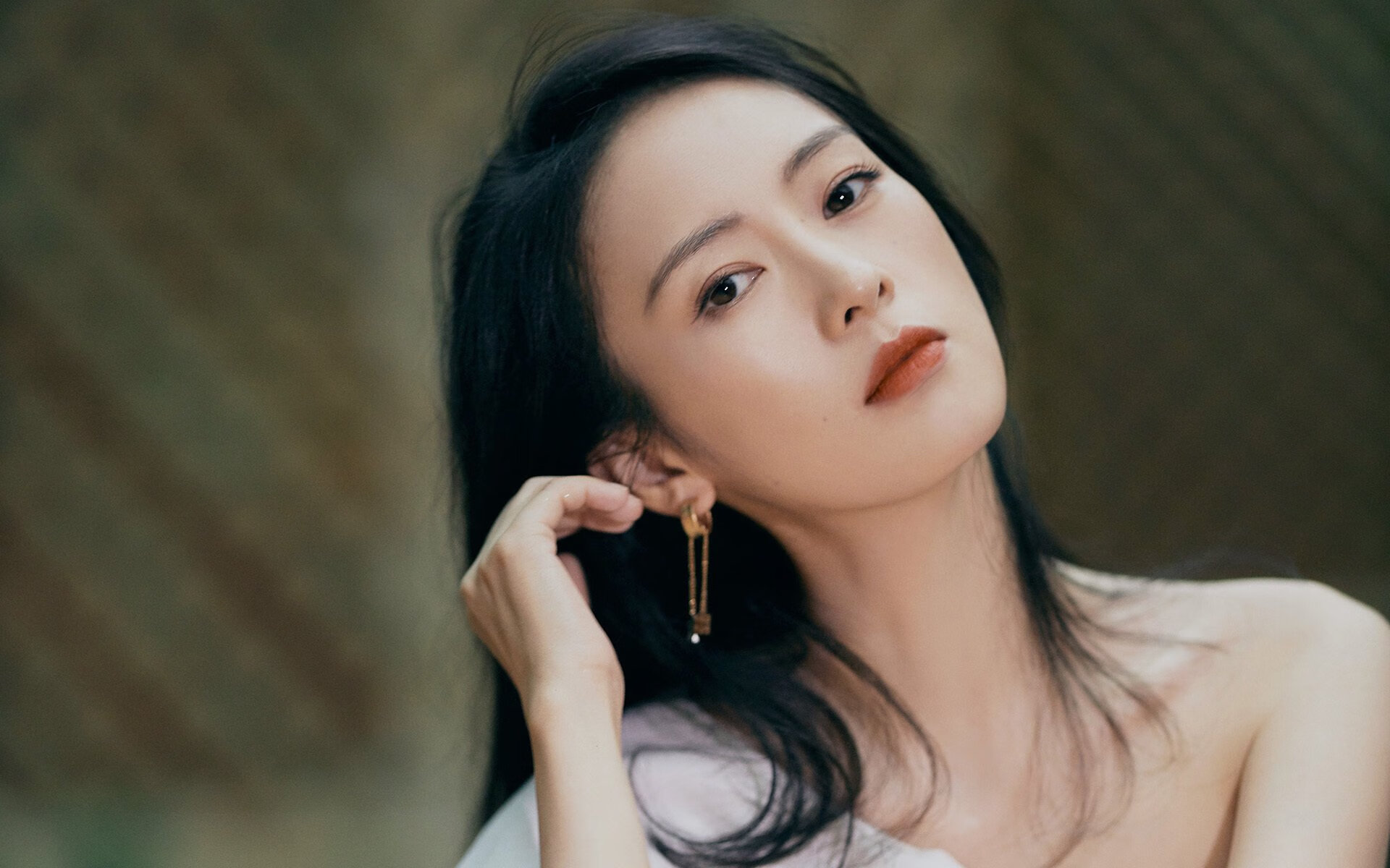 逆袭交响曲,当阿隆索扛起红色剧团的旗帜,法拉利如何演绎F1最震撼的逆转叙事