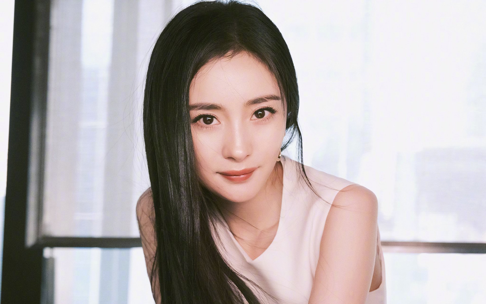 开云体育APP下载-绿茵魔术师，久保建英在蓝色坚盾与蓝黑风暴间的攻防转换艺术